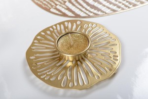 Luxe Gouden Waxinehouder op Voet – Elegant en Modern Design